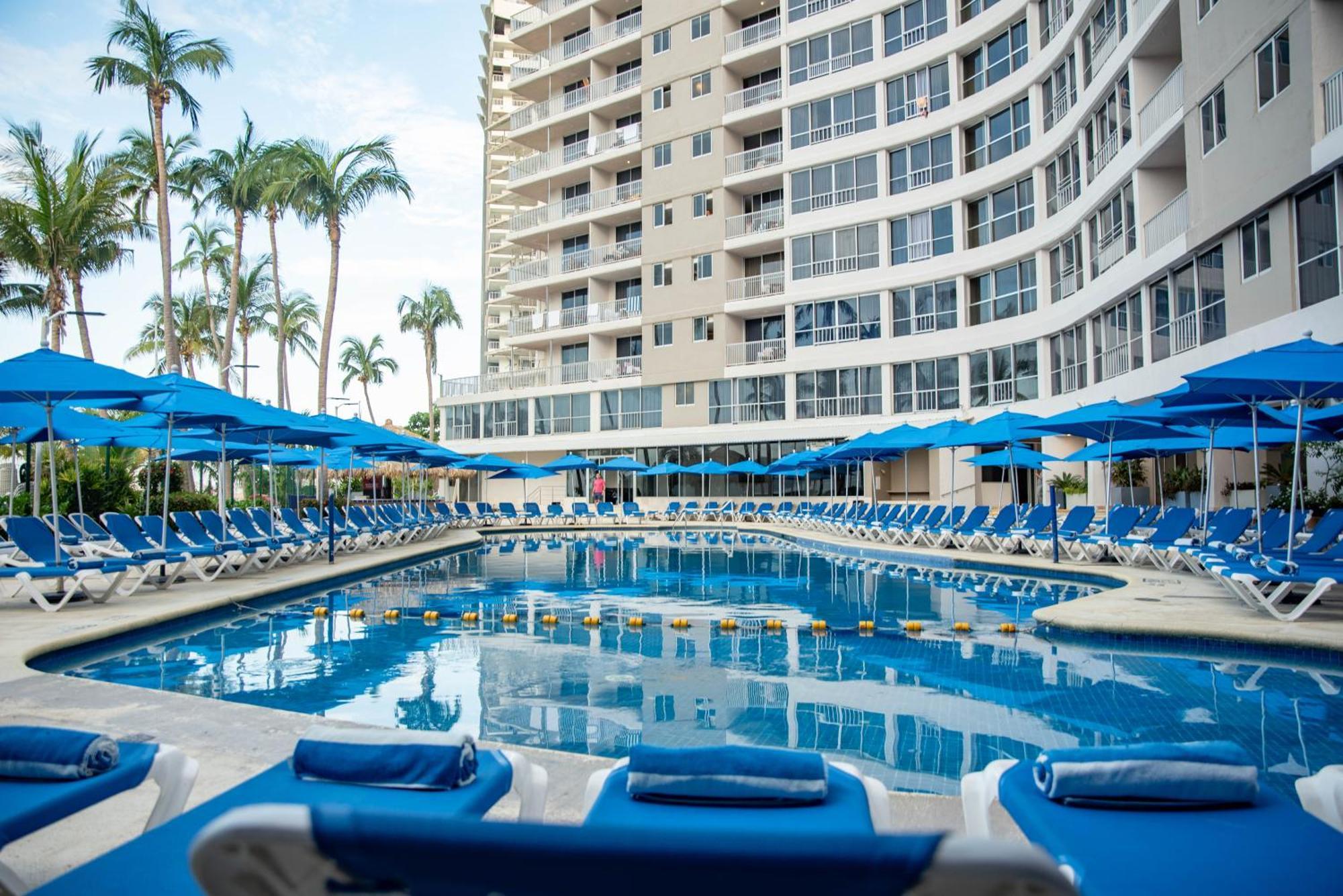Ritz Acapulco All Inclusive Eksteriør billede The pool at the Royal Hawaiian Hotel