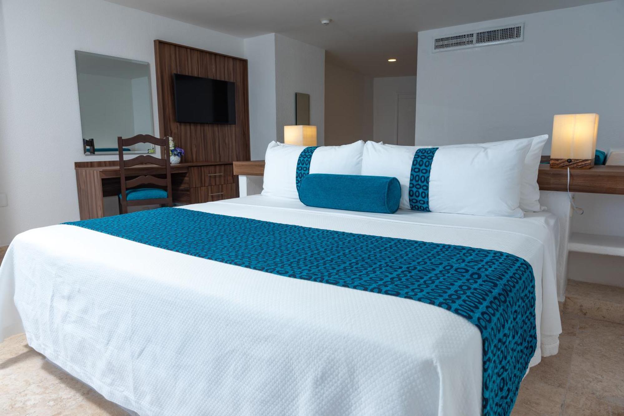 Ritz Acapulco All Inclusive Eksteriør billede A bed runner