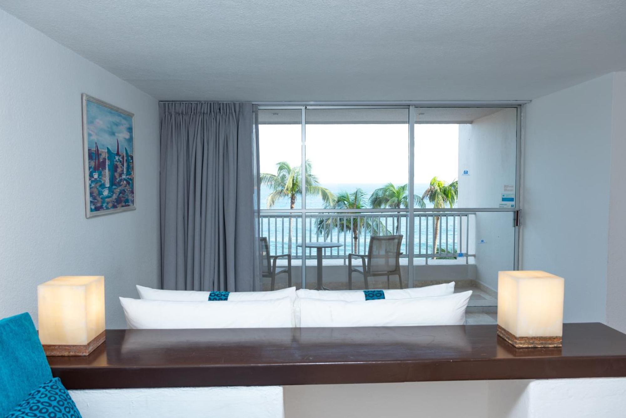 Ritz Acapulco All Inclusive Eksteriør billede A room at the Hilton San Diego Bayfront
